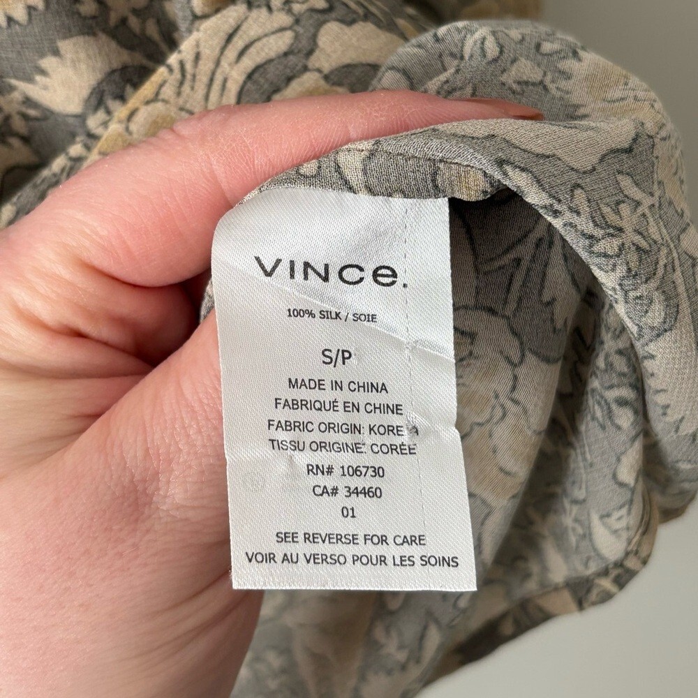VINCE 100% Silk Floral Baroque Blouse – Size S - Picture 6 of 6